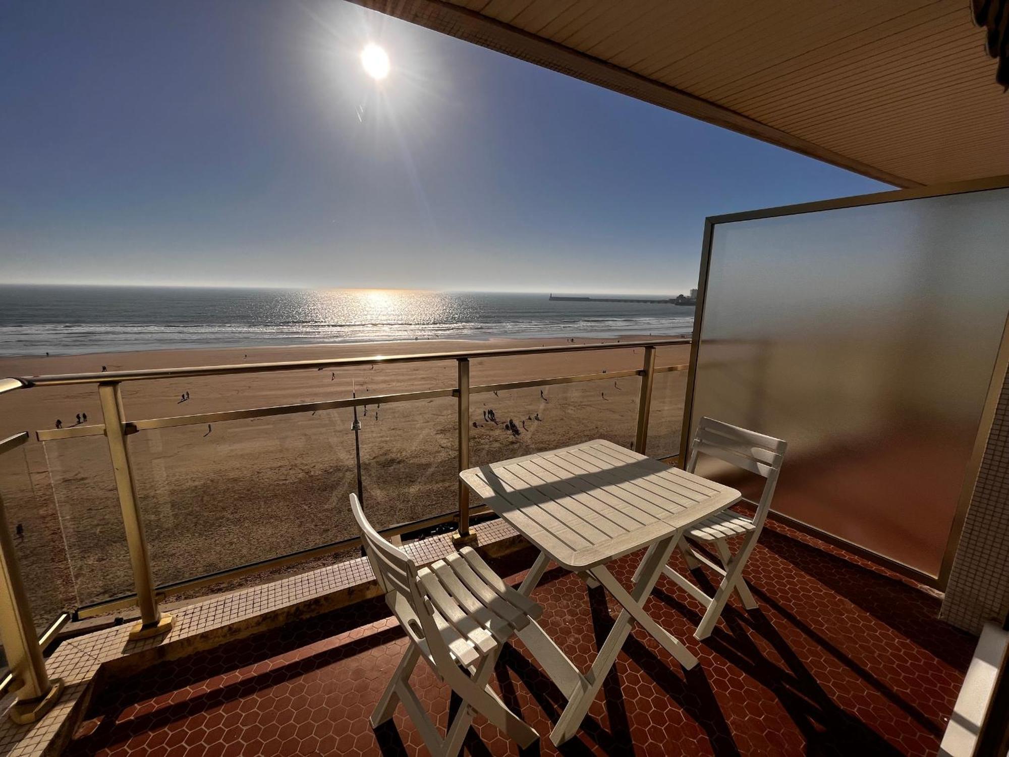 Les Sables-dʼOlonne Studio Face Mer Avec Balcon, Proche Commerces Et Plage - Fr-1-197-164 מראה חיצוני תמונה
